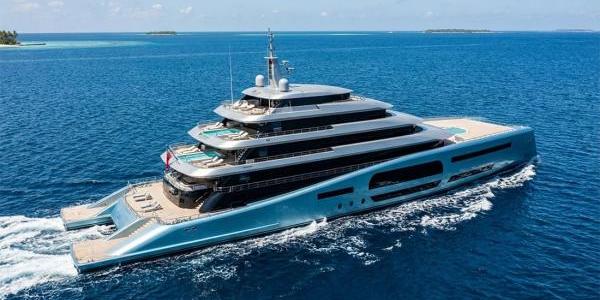 Catamaran Mega Yacht 120m