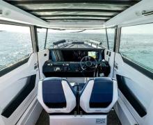 Axopar 29 XC Cross Cabin Helm