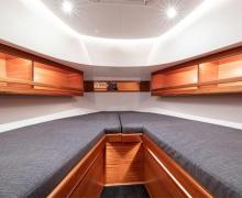 Paragon 31 Flybridge Cabin